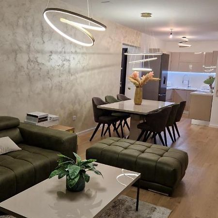 Capsula Luxury Apartment Umag Exterior photo