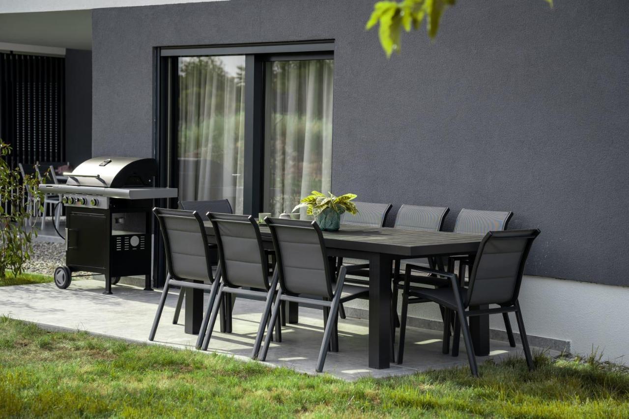 Capsula Luxury Apartment Umag Exterior photo