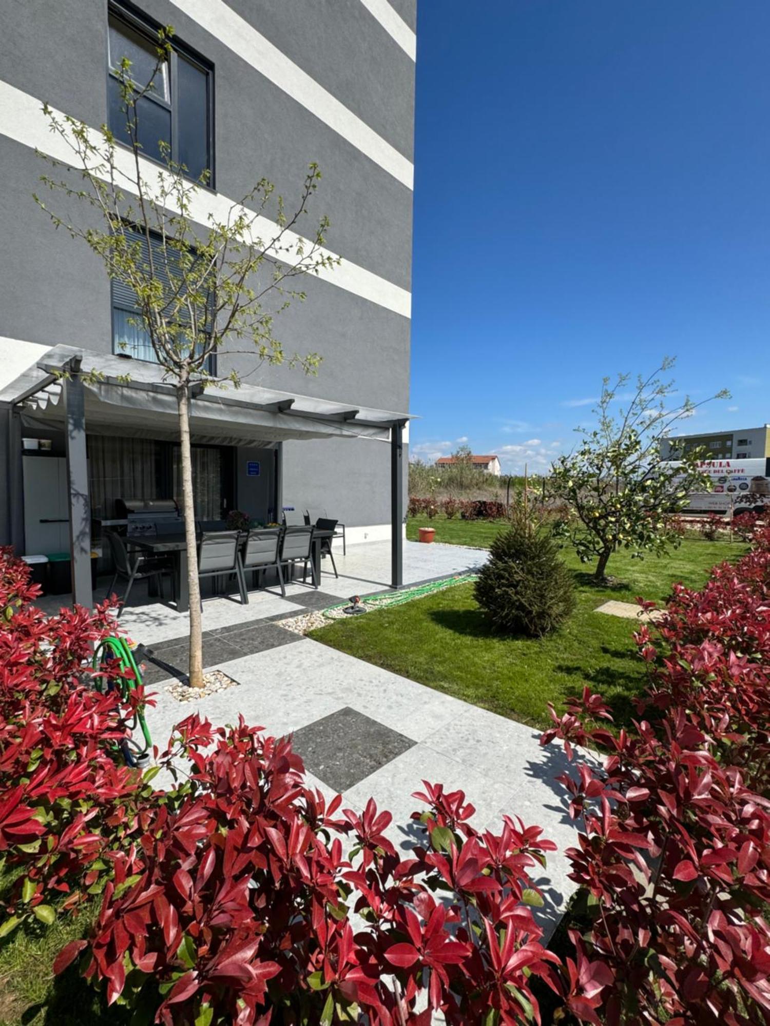 Capsula Luxury Apartment Umag Exterior photo